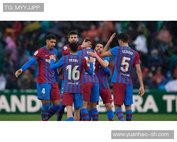 巴伦西亚主场迎战巴塞罗那力争主场首胜展现斗志