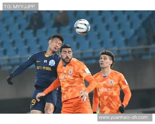 广州富力与山东鲁能激战正酣谁能在这场较量中笑到最后