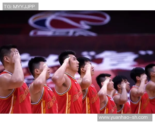 新疆男篮迎战八一男篮争夺季后赛席位的关键之战