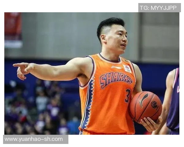 李根：从篮球场上的闪耀之星到生活中的坚韧奋斗者